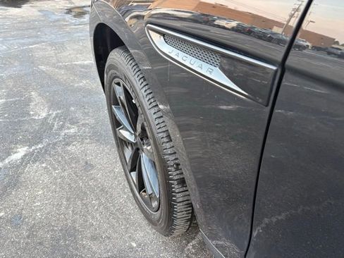 Used 2017 Jaguar F-PACE Prestige image 13