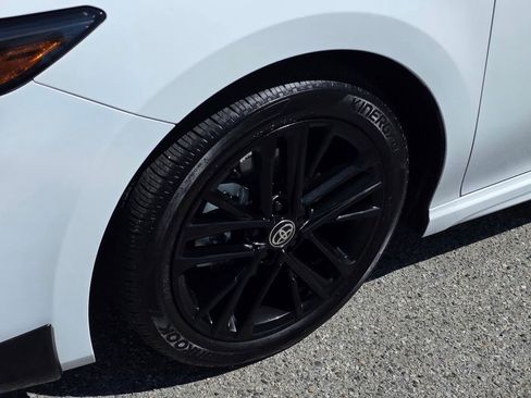 Used 2025 Toyota Camry SE FWD image 11