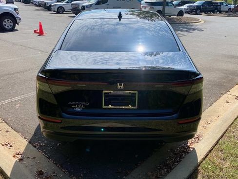 Used 2025 Honda Accord SE image 30