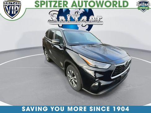 Used 2024 Toyota Highlander XLE image 3