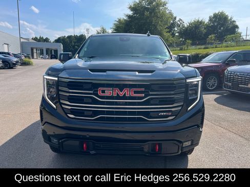 Used 2023 GMC Sierra 1500 AT4 w/ AT4 Preferred Package AWD/4WD image 2