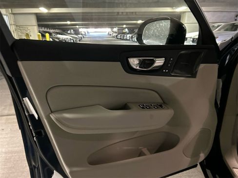 New 2026 Volvo XC60 B5 Ultra w/ Protection Package Premier image 9