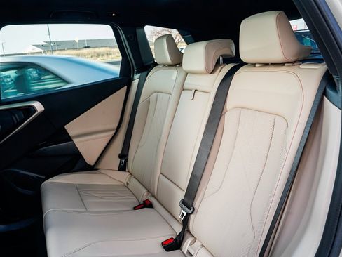 Used 2025 BMW X3 xDrive30i w/ Premium Package image 17