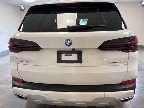 Used 2025 BMW X5 xDrive50e image 9