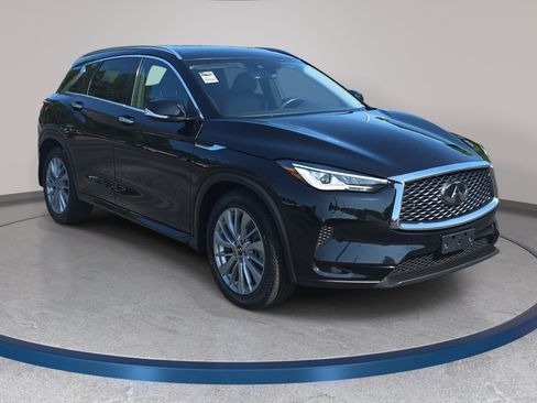 Used 2023 INFINITI QX50 Luxe AWD/4WD image 3