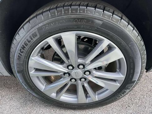Certified 2025 Cadillac XT6 Premium Luxury w/ Technology Package AWD/4WD image 11
