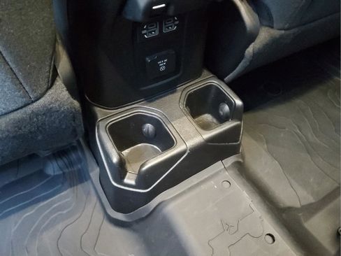 Used 2024 Jeep Wrangler Sahara image 15