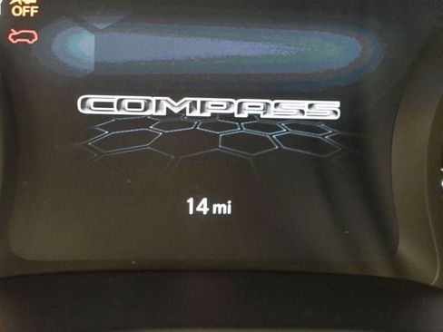 New 2026 Jeep Compass Latitude image 32