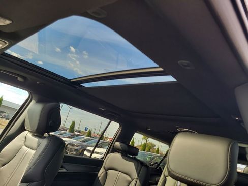 New 2026 Jeep Grand Wagoneer L 4WD w/ Premium Group I image 24