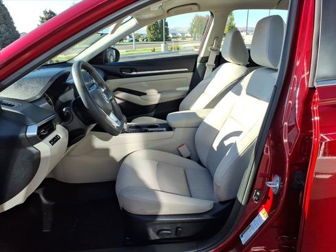 Used 2022 Nissan Altima 2.5 SV image 11