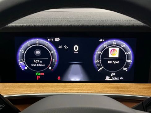 Certified 2025 Volkswagen Tiguan SEL R-Line image 25