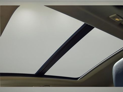 Certified 2025 Volvo XC40 B5 Plus w/ Protection Package Premier image 10