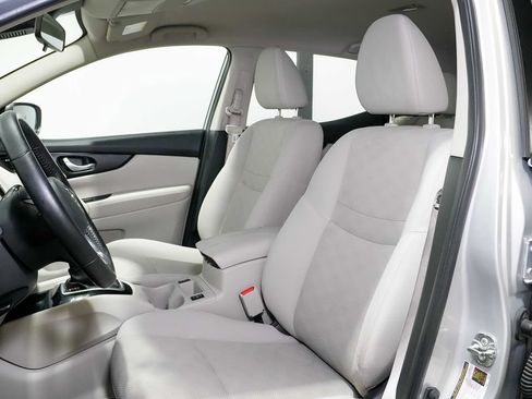 Used 2019 Nissan Rogue Sport SV w/ All-Weather Package FWD image 16