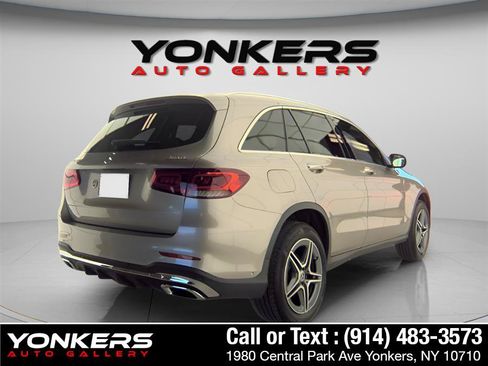 Used 2022 Mercedes-Benz GLC 300 4MATIC w/ AMG Line image 4