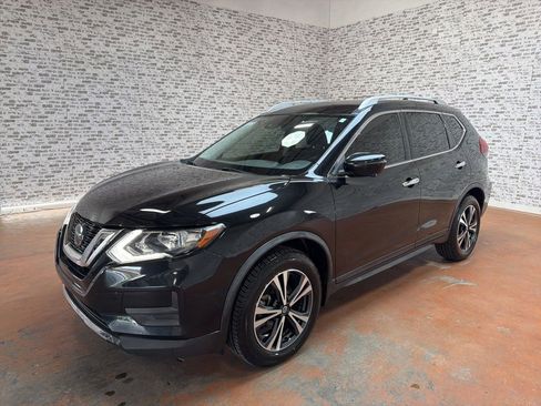 Used 2020 Nissan Rogue SV w/ Premium Package FWD image 3