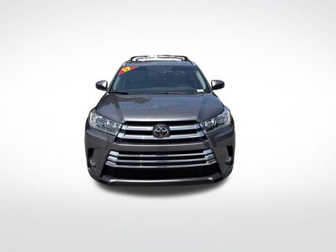 Used 2019 Toyota Highlander Limited AWD/4WD image 2