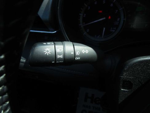 Used 2021 Toyota Highlander Limited AWD/4WD image 29