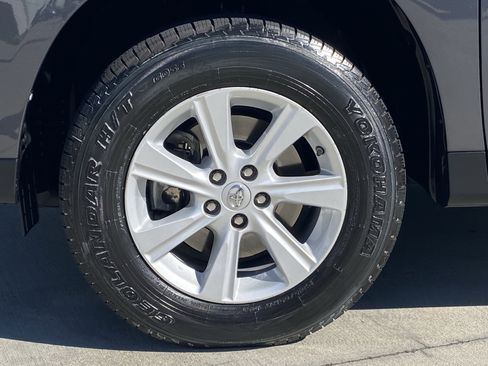 Used 2012 Toyota Highlander FWD w/ Tech Pkg image 8