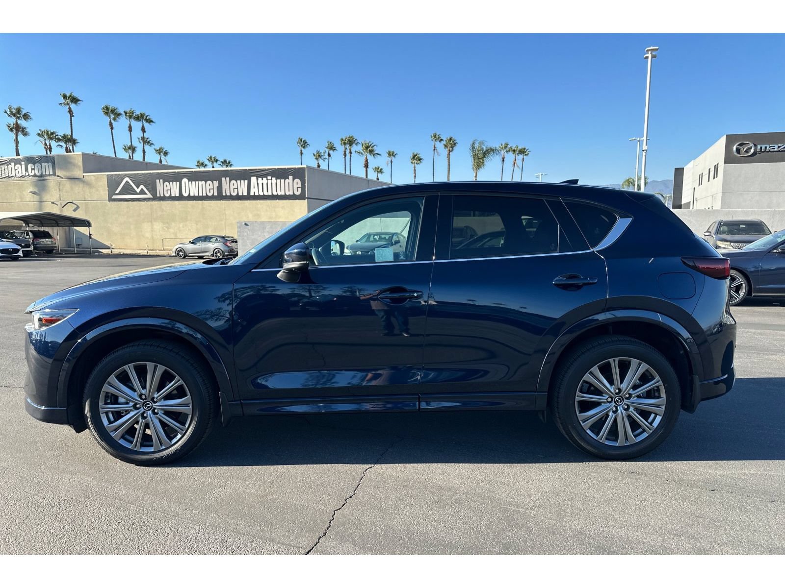Certified 2025 MAZDA CX-5 Signature AWD/4WD image 3