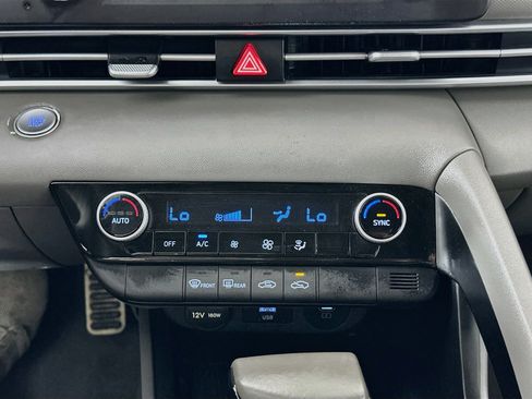Used 2025 Hyundai Elantra Sport FWD image 23