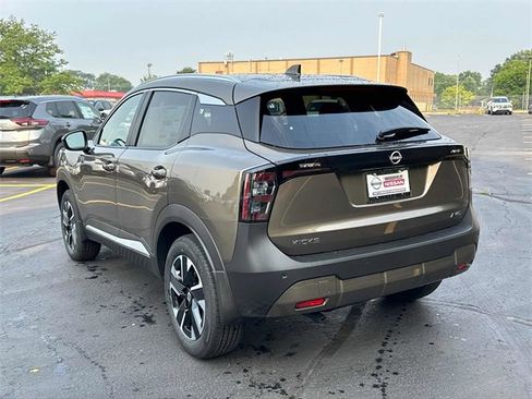 New 2025 Nissan Kicks SV w/ SV Premium Package image 6