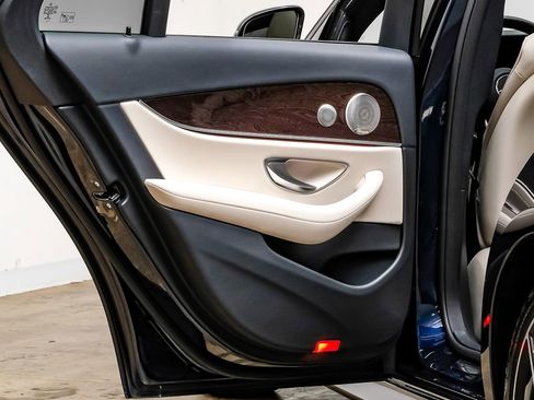 Used 2022 Mercedes-Benz E 350 Sedan w/ AMG Line Exterior image 37