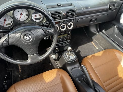 Used 2003 Toyota MR2 RWD image 2