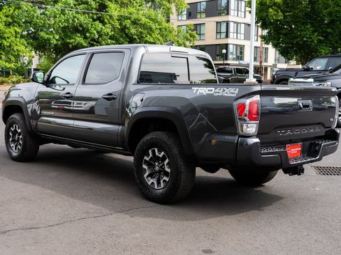 Used 2020 Toyota Tacoma TRD Off-Road w/ Technology Package AWD/4WD image 4