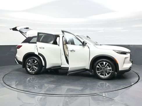 Certified 2025 INFINITI QX60 Luxe w/ Vision Package AWD/4WD image 50