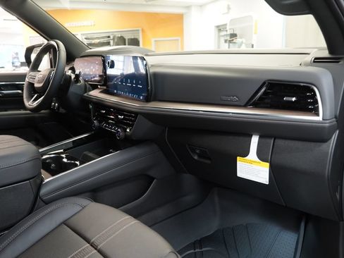 New 2026 Chevrolet Suburban High Country AWD/4WD image 41