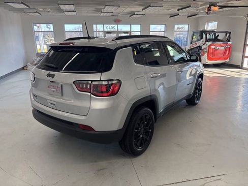 New 2026 Jeep Compass Latitude image 7