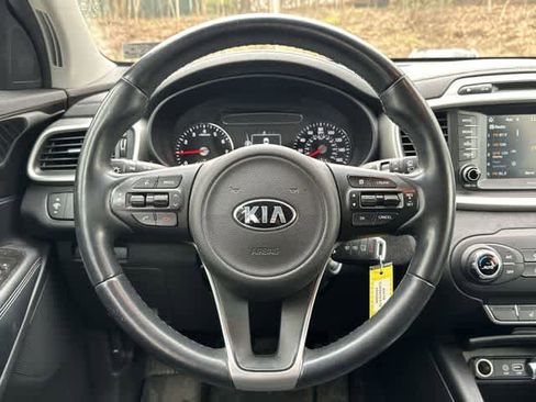 Used 2018 Kia Sorento LX image 7