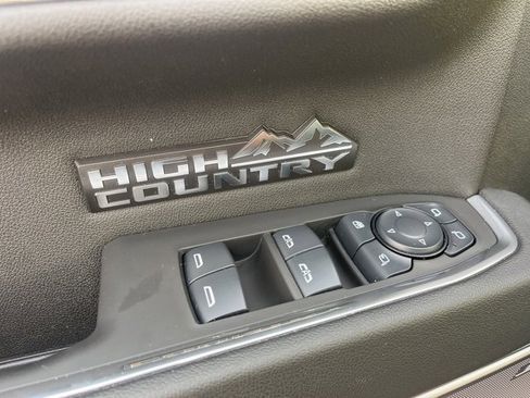 Used 2025 Chevrolet Silverado 1500 High Country image 16