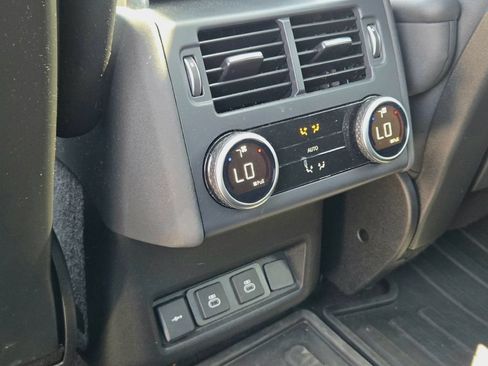 Used 2023 Land Rover Discovery S R-Dynamic AWD/4WD image 23