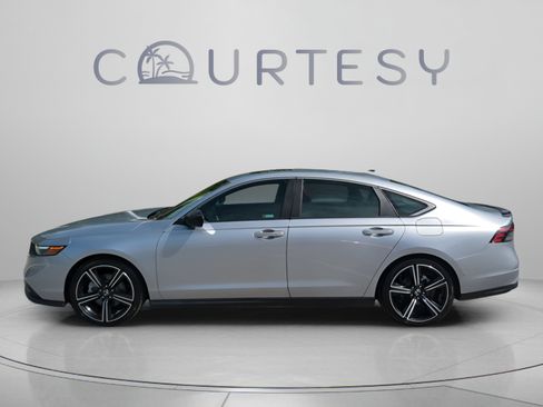Used 2024 Honda Accord Sport image 4