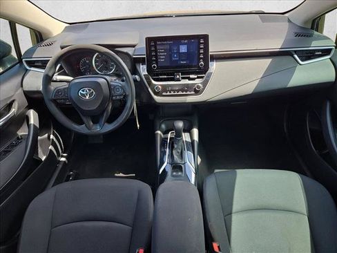 Used 2020 Toyota Corolla LE FWD image 17