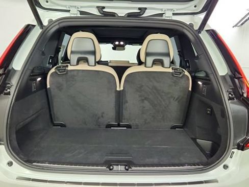 Used 2026 Volvo XC90 B6 Plus w/ Protection Package AWD/4WD image 41