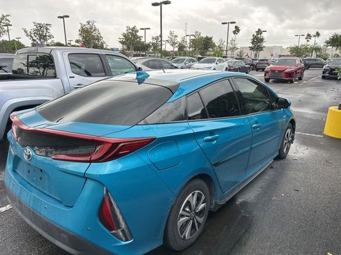 Used 2017 Toyota Prius Prime Advanced image 17