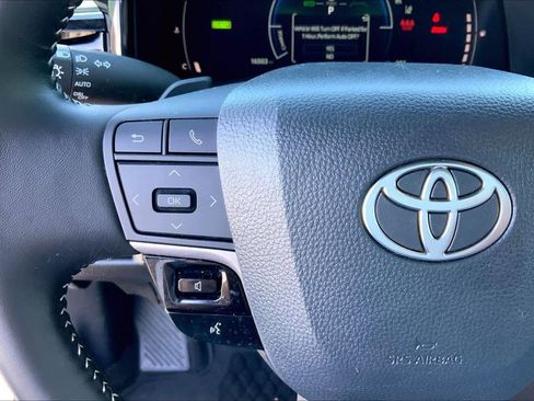 Used 2025 Toyota Camry SE w/ Convenience Package AWD/4WD image 24