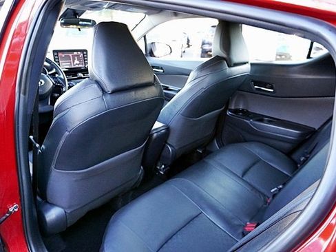 Used 2022 Toyota C-HR XLE image 17