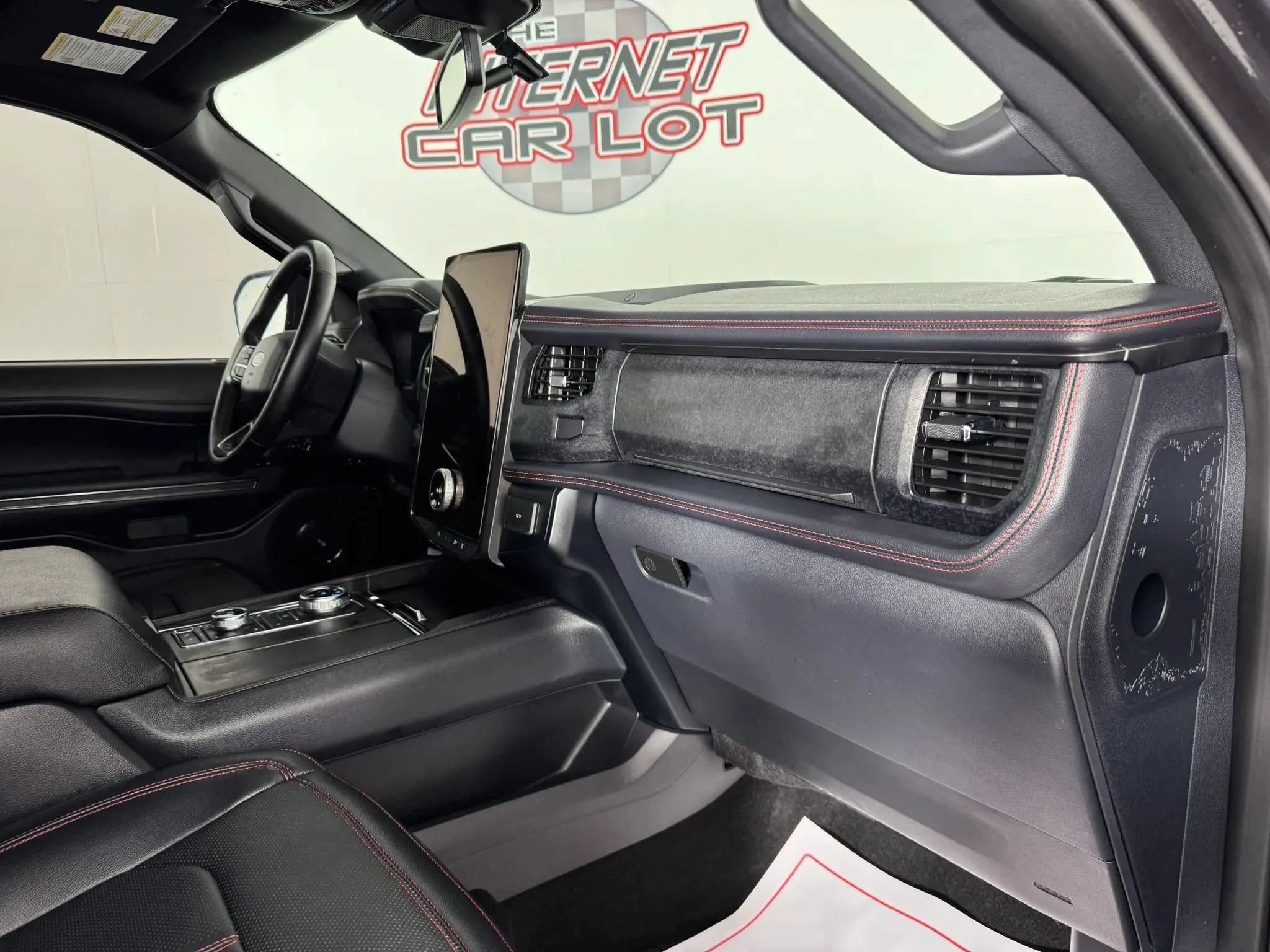 Used 2024 Ford Expedition Max Limited AWD/4WD image 12