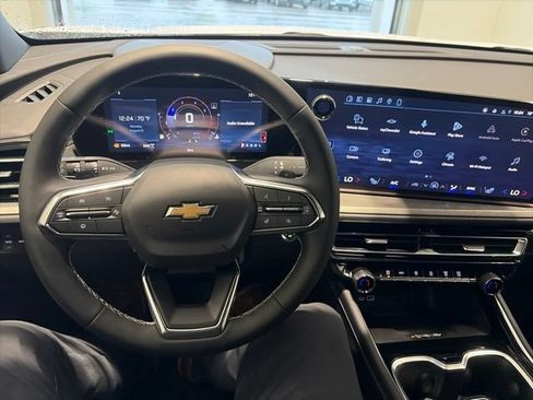 New 2027 Chevrolet Traverse LT w/ LPO, Floor Liner Package AWD/4WD image 16