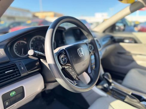 Used 2017 Honda Accord LX image 9