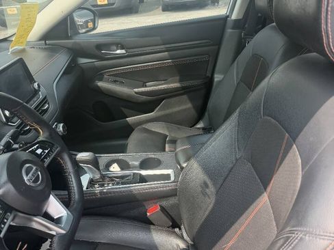 Used 2019 Nissan Altima 2.5 SR FWD image 12