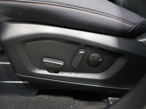 Used 2025 Ford Explorer Active image 9