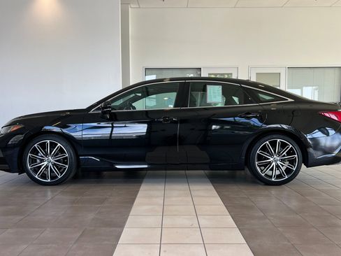 Certified 2019 Toyota Avalon Touring image 7