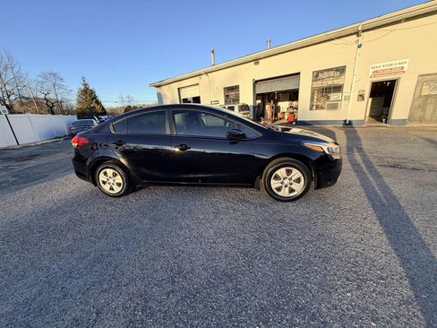 Used 2018 Kia Forte LX image 8
