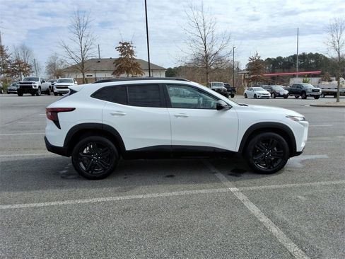 Certified 2025 Chevrolet Trax ACTIV w/ Driver Confidence Package image 4
