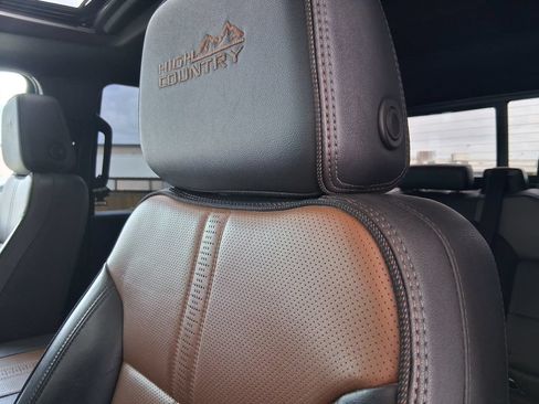 Used 2025 Chevrolet Silverado 2500 High Country w/ Technology Package AWD/4WD image 22