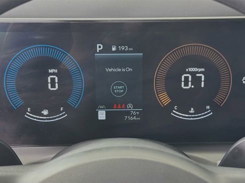 Used 2025 Hyundai Tucson SE FWD image 12